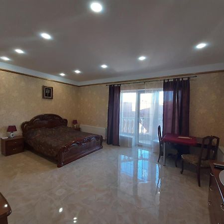 Аппартаменты С Балконом Odessa Exterior foto